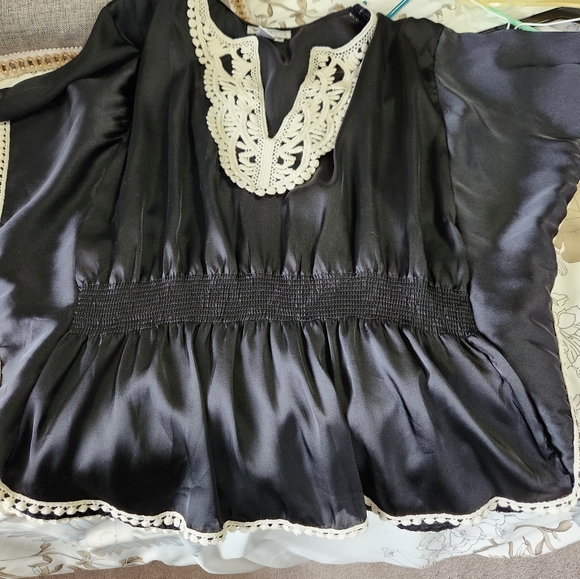 2 Tops - Picture 1 of 4